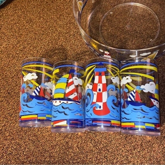 This delightful summer picnic set has four 16-ounce glasses and a 10” wide bowl. - Picture 2 of 6